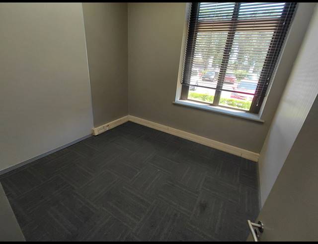535M² OFFICE TO LET IN MAGALIESSIG